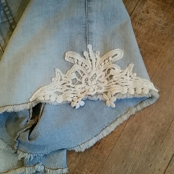 Lace Cutoff Shorts - Picture 2 of 3